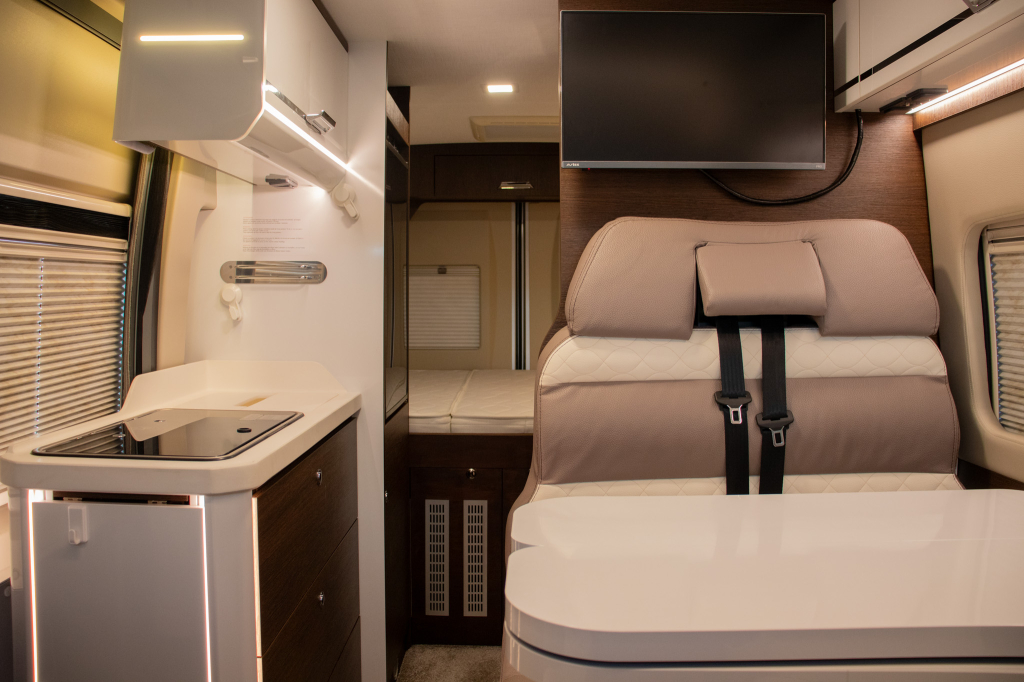 Karmann Davis 590 Skyroof foto: 15