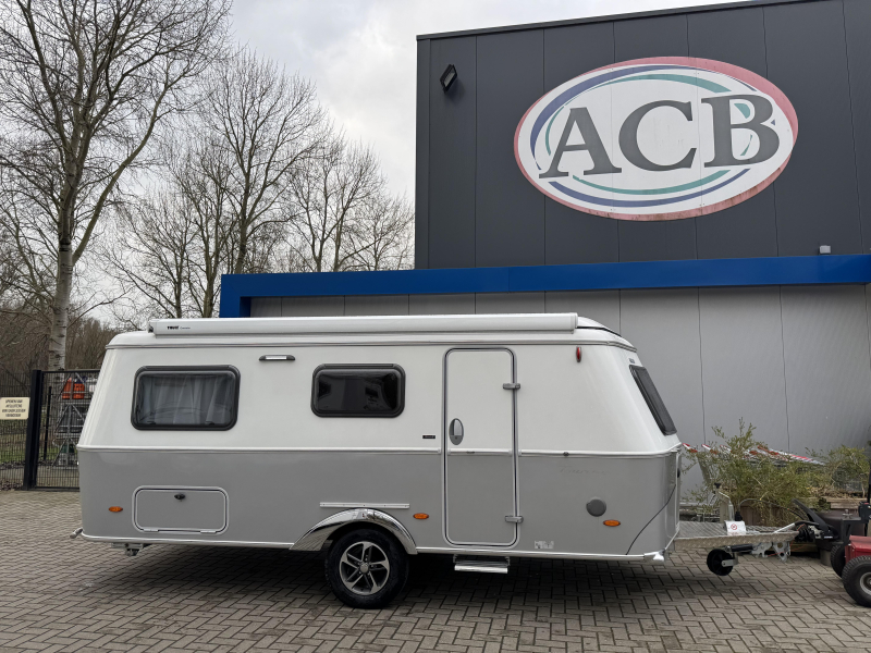 Eriba Touring 630 Urban Ausf&uuml;hrung Foto: 13