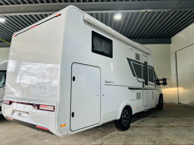 Adria MATRIX 670 SL Axess Camas separadas, suelo completamente plano, 5 plazas con cintur&oacute;n foto: 2