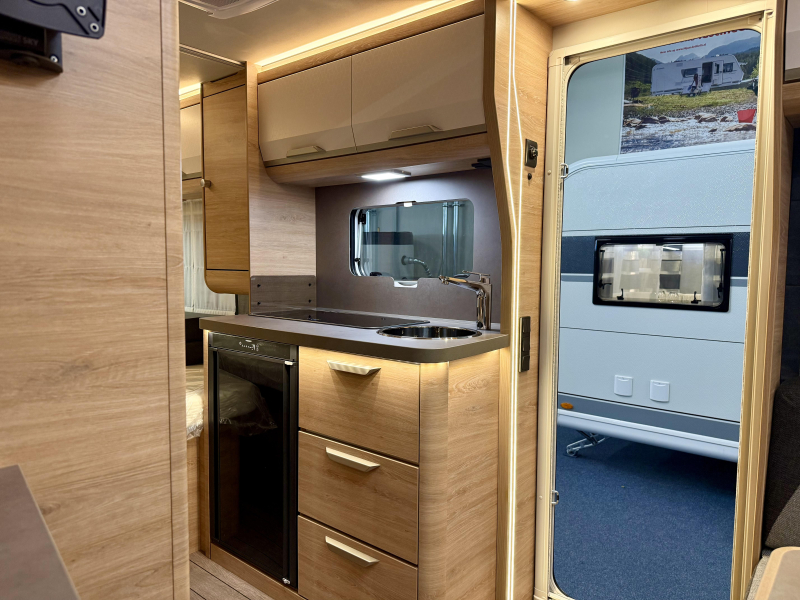 Knaus Sudwind Black Selection 460 EU &iexcl;Acci&oacute;n de aire acondicionado de verano! foto: 17