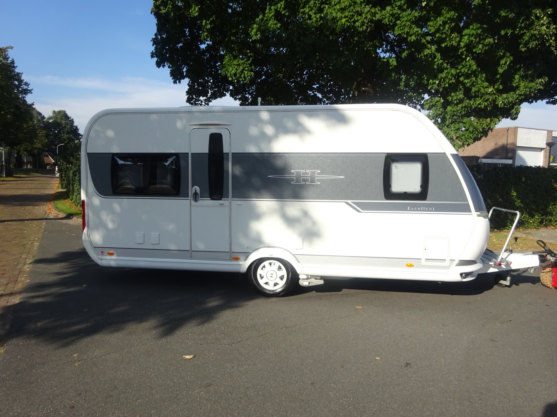 Hobby Excellent 495 UFE Met Mover en Airco foto: 7