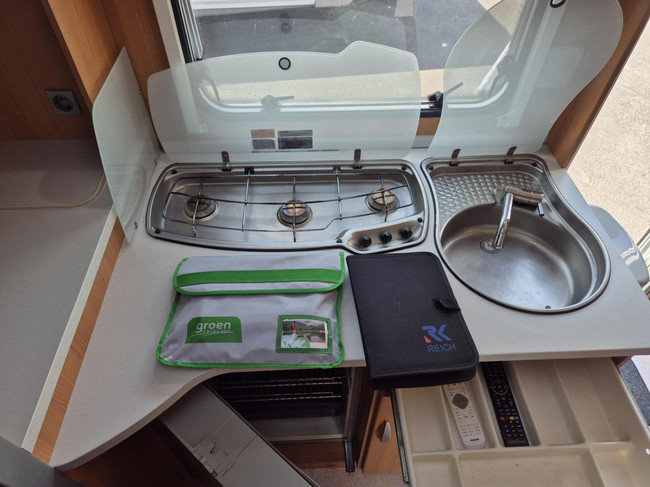 Knaus Sport 500EU enkele bedden, mover, schotel, airco VOL foto: 10
