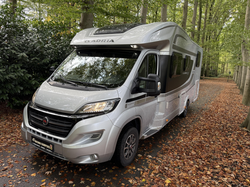 Adria Matrix M 670 SC 50 Years Edition 79000 km  foto: 3