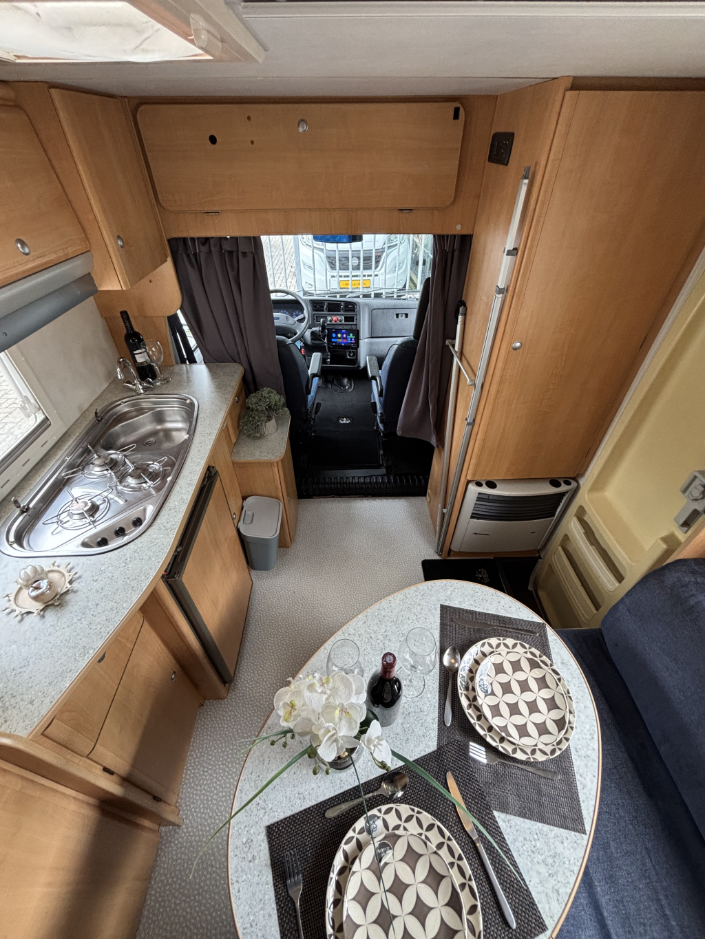 Chausson Welcome 50 5.40m COMPACT! ROUND SEATING + FOLD-DOWN BED photo: 10