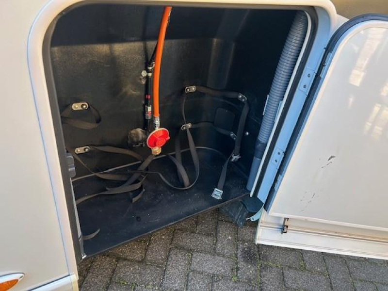 Hymer B584 B588 - automatic - low mileage photo: 21