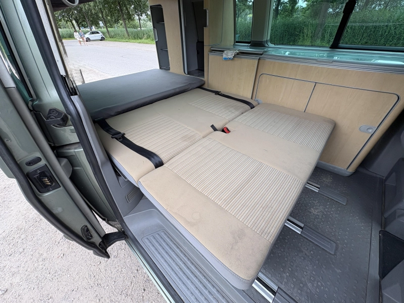 Volkswagen T5 California  foto: 13