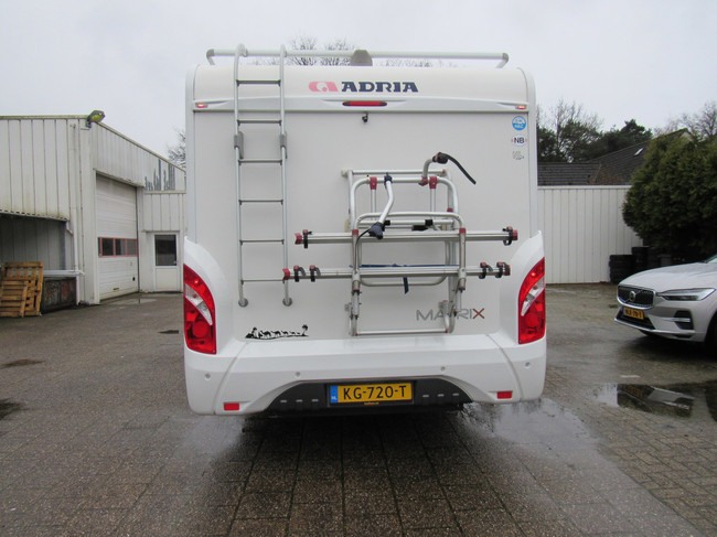 Adria MATRIX M 670 SC Cama Queen & Cama Abatible 5 cinturones a&ntilde;o 2012 foto: 4
