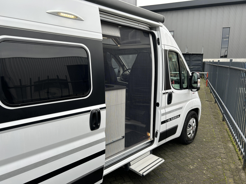 Adria Twin Supreme 600 SPB Tow bar, awning, camera photo: 3