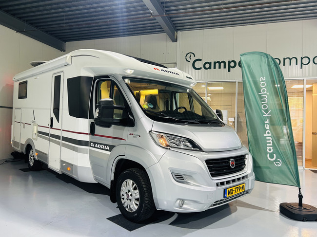 Adria CORAL S 600SL Plus, Autom&aacute;tico, Camas individuales, 1er Propietario 150CV foto: 3