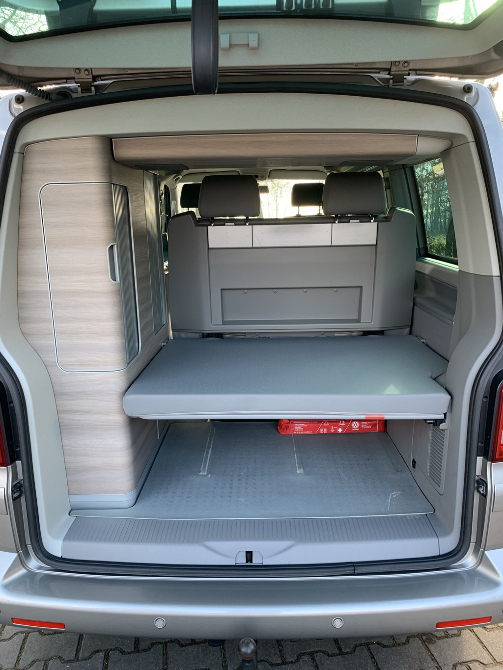 VOLKSWAGEN CALIFORNIA photo: 20