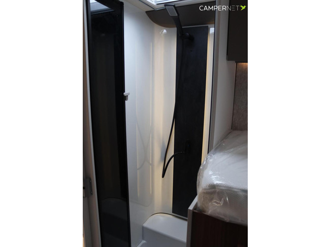 LMC Cruiser 750 EF 180cv Autom&aacute;tico | Calefacci&oacute;n di&eacute;sel | Cara a cara | Faros LED | Camas longitudinales | Ducha separada | Nuevo de la foto: 20
