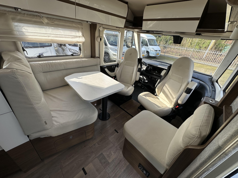 Hymer BML-I 780 OBERK&Auml;STEN STATT HUBBETT! Foto: 2