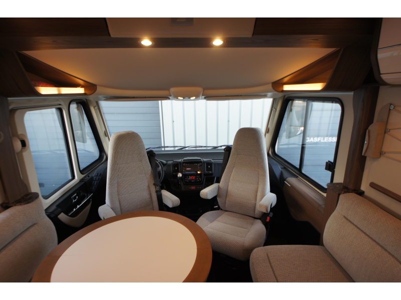 Hymer B 704 SL /Calefacci&oacute;n Alde/Autom&aacute;tico foto: 2