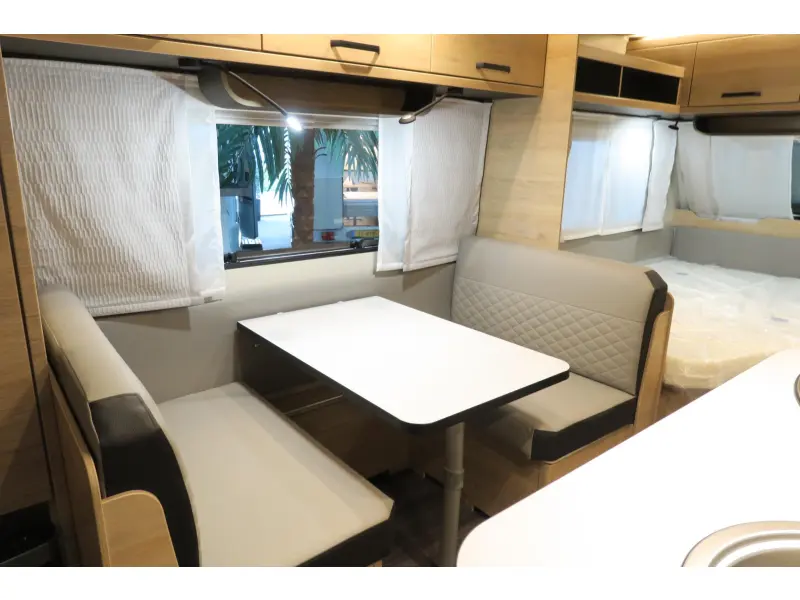 Weinsberg CaraOne 500 FDK STAPELBED+GARAGE 1700 KG  foto: 17