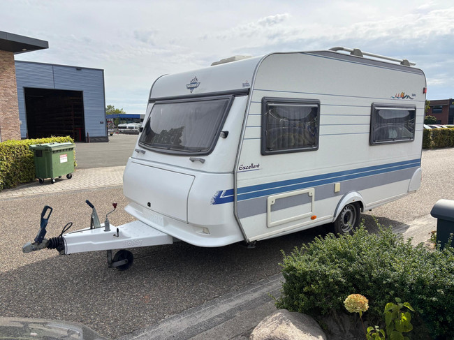 Hobby 30 | Voortent | Luifel | Fietsendrager Achter | 3-Pits gasfornuis | Dakluik