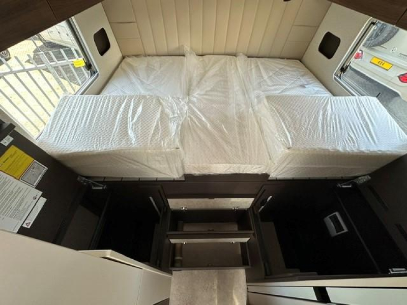 Bürstner Signature SFT 7.0 CAMPER VAN HET JAAR!  foto: 16