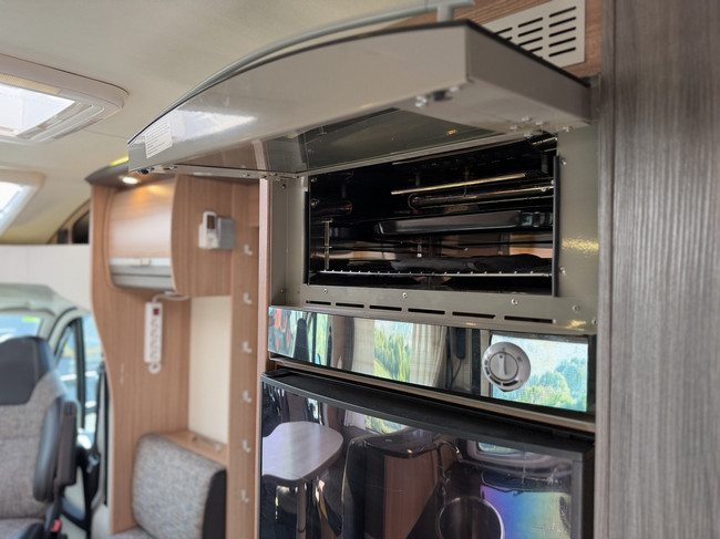 Knaus SKY TI 700 MEG SILVER SELECTION / Free Storage photo: 11