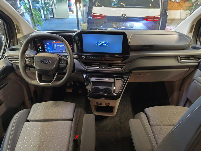 Ford Nugget L1 Titanium 170PK A8 Automatic photo: 5