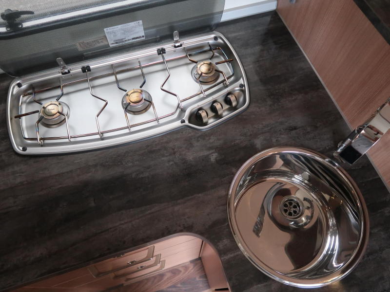 Knaus Sky Wave 700 MEG MET AUTOM. LEVELSYSTEEM  foto: 5