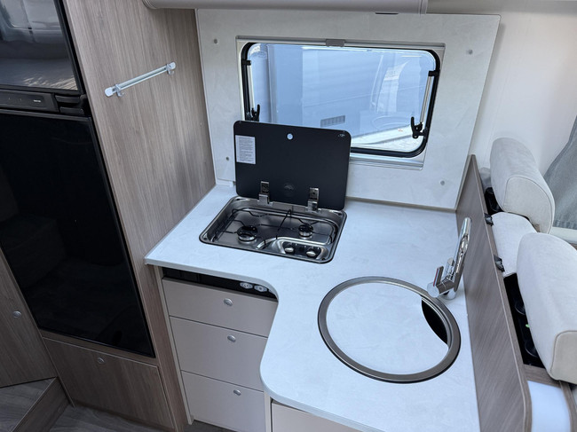 Carado T448 Pro+ Autom&aacute;tico 5 asientos y plazas para dormir foto: 12