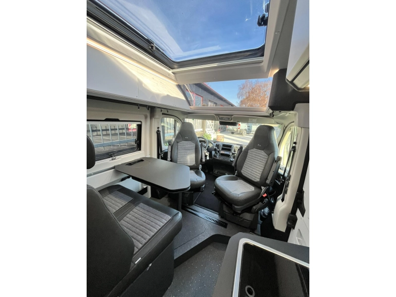 Adria Twin Supreme 600 SPB Automaat - Panoramaraam  foto: 12