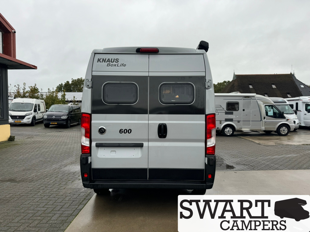 Knaus Boxlife 600 ME Platinum Selection, Automaat Lengtebedden foto: 4