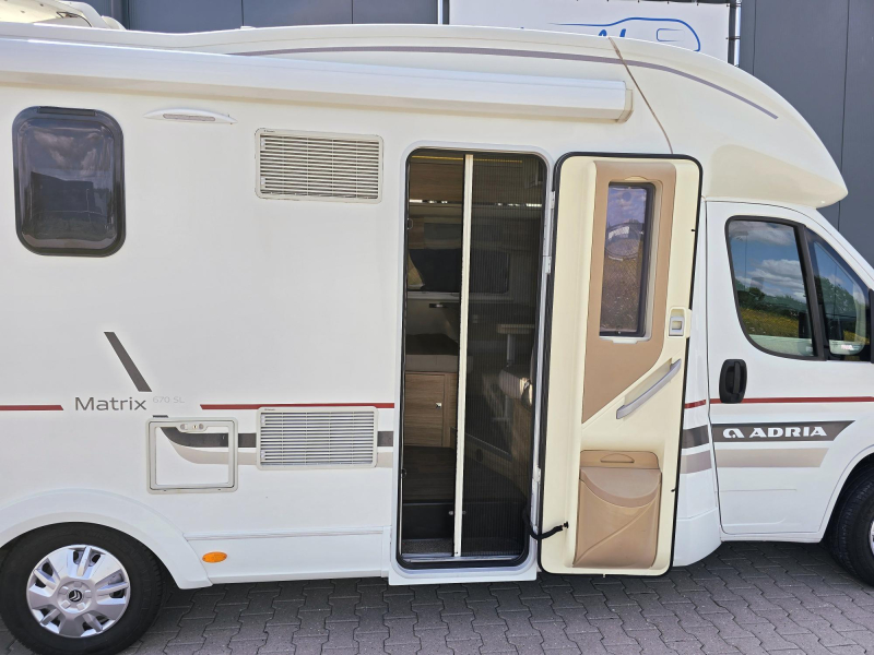 Adria Matrix 670 SL Lengte Bedden Hefbed 5per  foto: 6