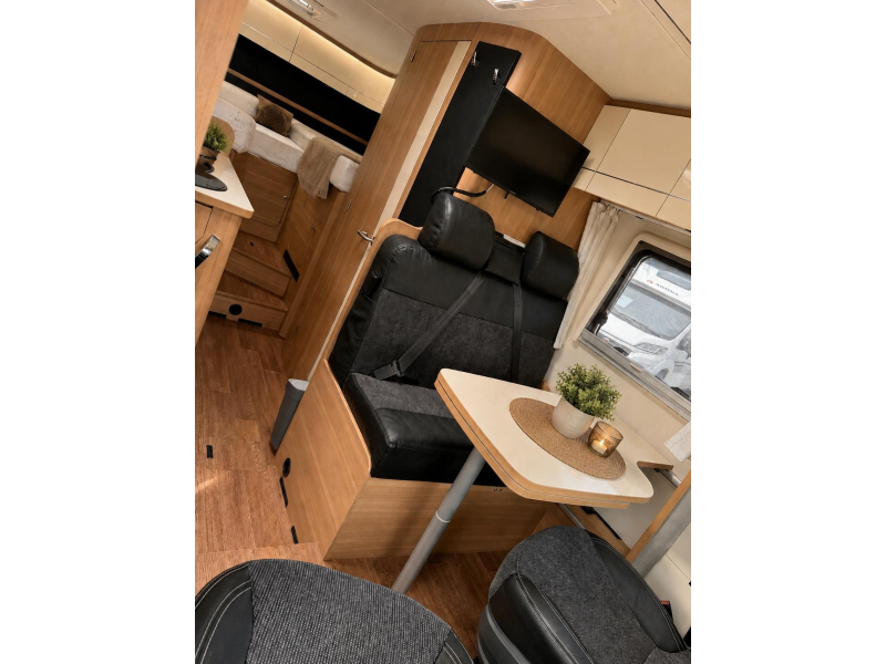 LMC Passion V 643G 150HP Single Beds photo: 5