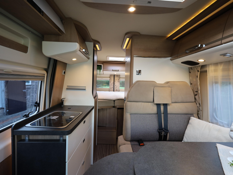 Malibu Van Charming 600 DB automatic | tow bar photo: 2