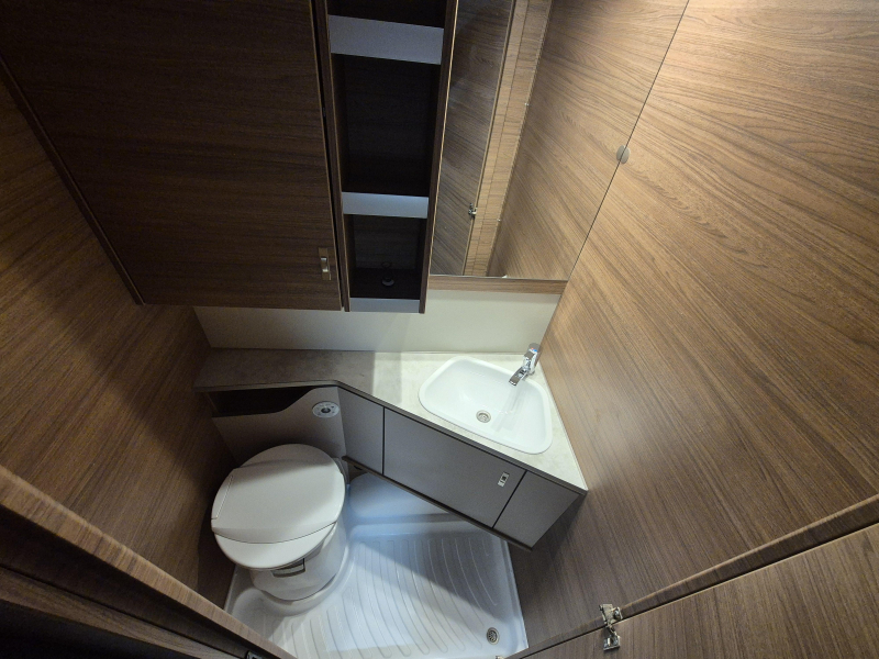 Knaus Sport 460 EU enkele bedden!  foto: 18