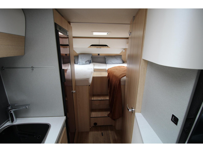 Hymer BMC-I 580 Drop-down bed | Solar | Bicycle rack | Automatic | Drop-down bed | Solar | Bicycle rack | 9-speed Auto photo: 19