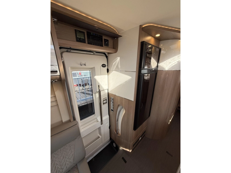Carthago C1-Tourer 149 LE - MERCEDES-ENKELE BEDDEN  foto: 9