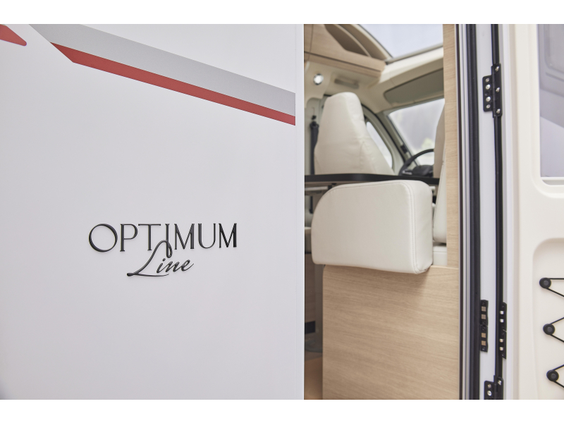 Rapido C 66 Optimum Line 7m de largo, cara a cara foto: 7