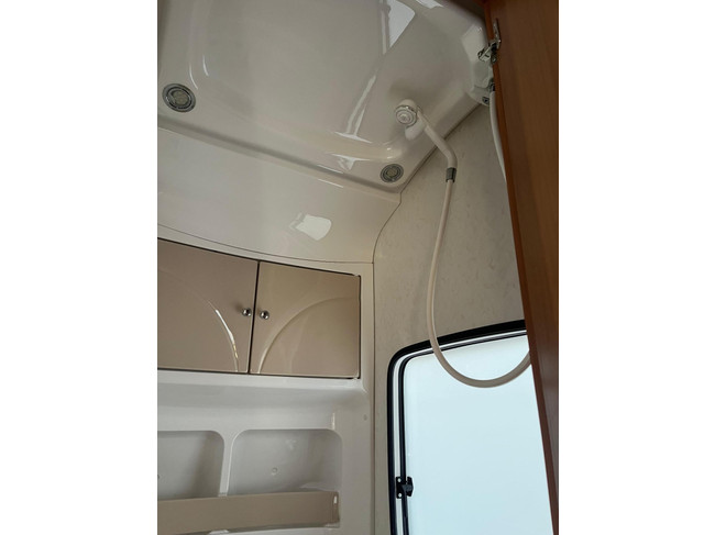 Hobby 540 UFE Excellent | Bankairco | Dakluifel | Vol automatische mover |  Fransbed | Douche | TV & Wii | Grote koelkast en kruidenkast foto: 20