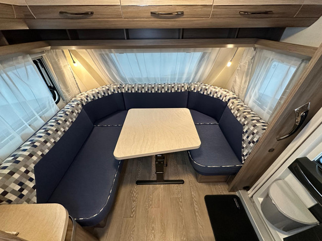 Hobby De Luxe 460 LU photo : 5