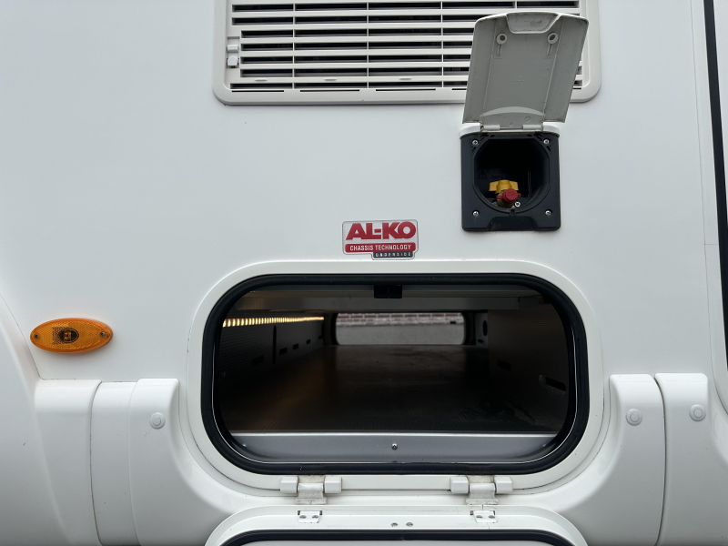 Rapido M 96 4.500 kg, Levelsysteem  foto: 5