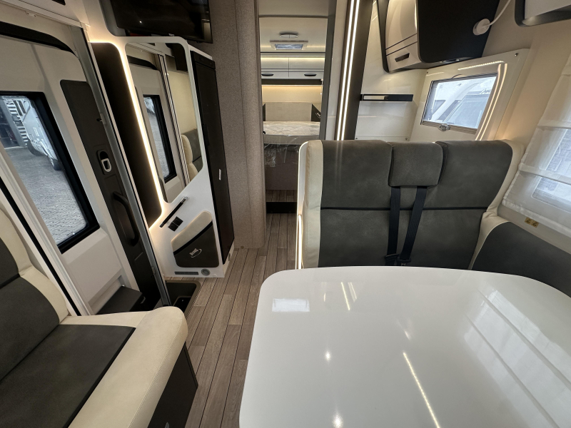 McLouis MC4 379 Fiat 140PK Automaat NIEUW  foto: 4