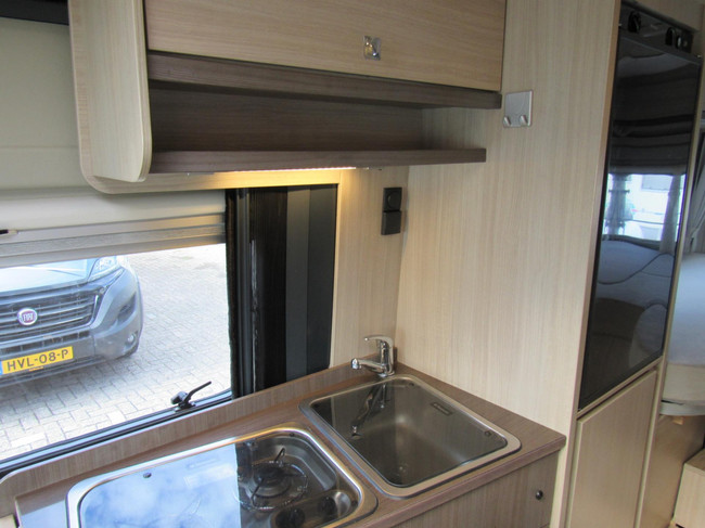 Pössl 640 Roadcruiser Buscamper Enkelebedden Busbiker 2016 foto: 16