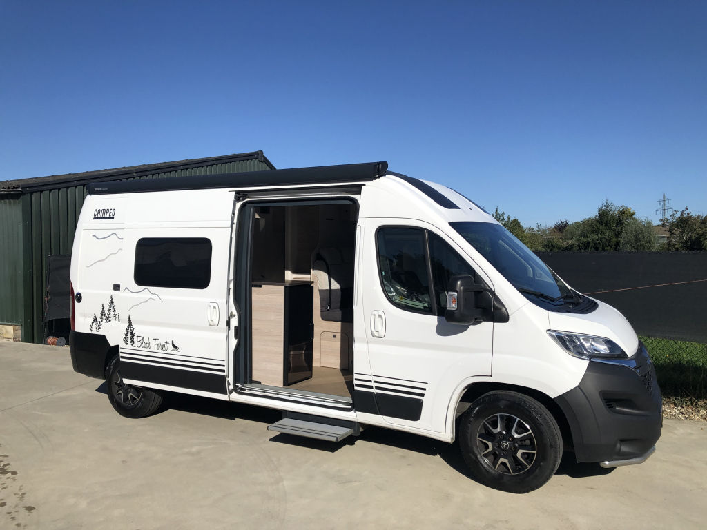 Bürstner Campeo 600c Selva Negra 165 CV