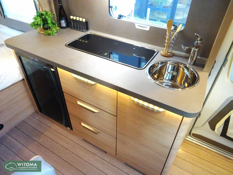 Knaus Sudwind Black Selection 420 QD 50 jaar Witoma voordeel!  foto: 6