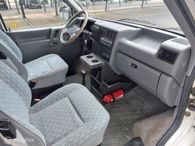 Volkswagen T4 California Westfalia 2.4D Automaat Apk 06-2028 foto: 11