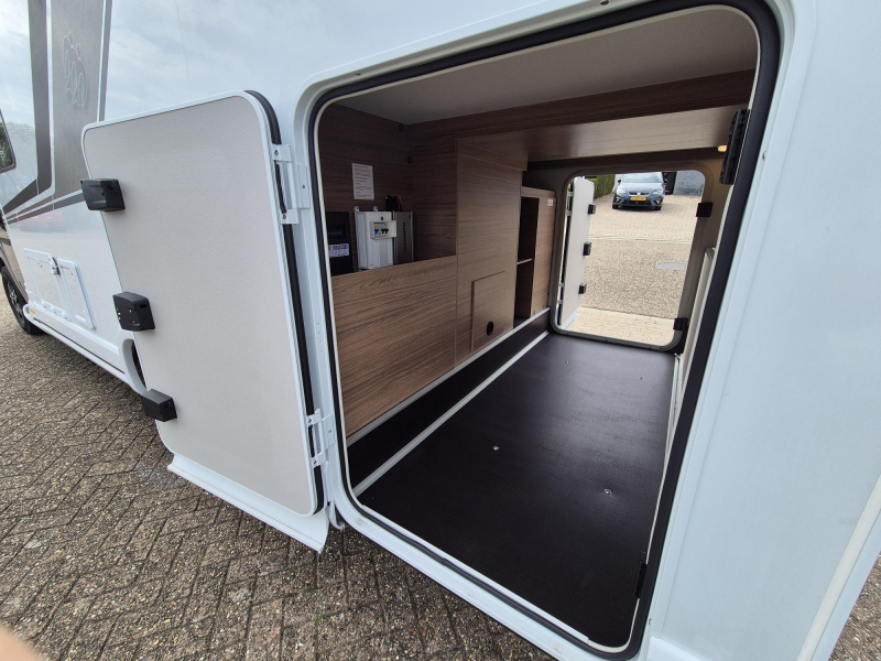 Knaus Vansation Van Ti 650 MEG 180pk automaat 2x airco  foto: 14