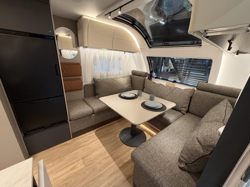 Adria Alpina Modelo 2027 foto: 5