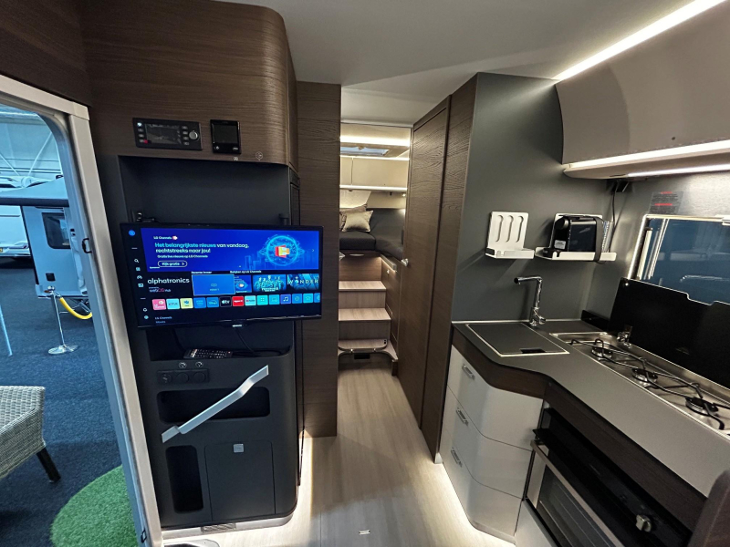 Adria Sonic Supreme 700 DL Automaat 180 PK  foto: 17