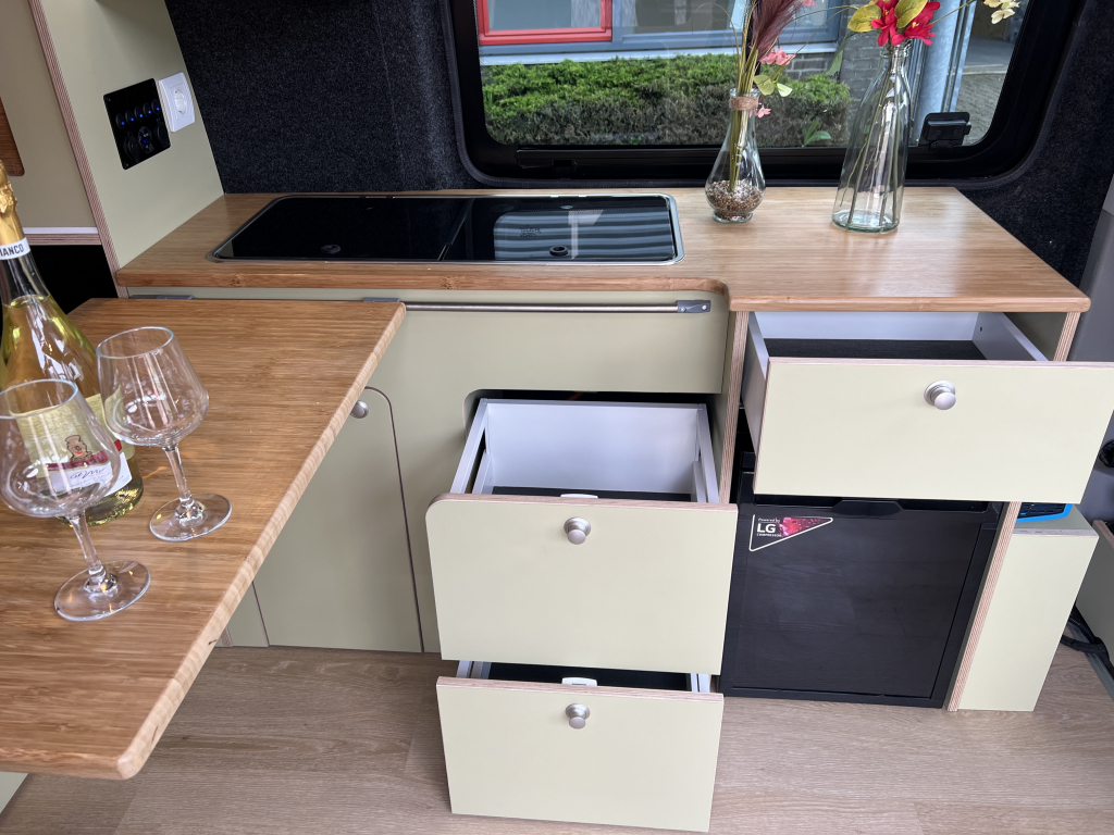 Volkswagen T6 Florida 2018 NEUER AUSBAU! Foto: 3