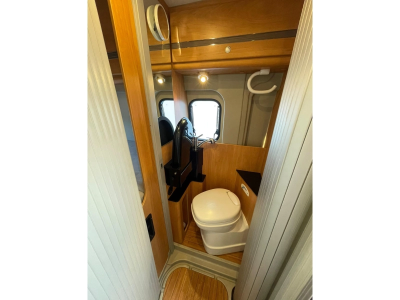 Pössl Roadcamp R 540 Compact 70000 km Airco  foto: 12