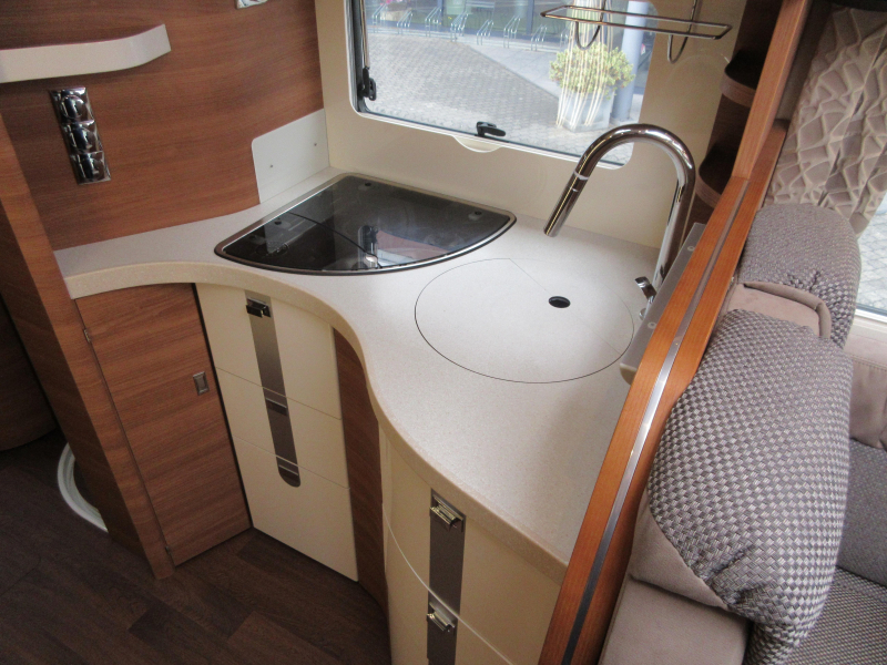 Carthago Chic C-Line I 4.9 LE AUTOMATIC DOUBLE FLOOR photo: 9