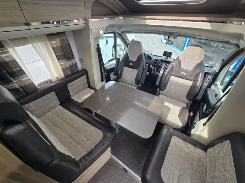 Adria Coral S 670 SL camas longitudinales/5 plazas con cintur&oacute;n foto: 13