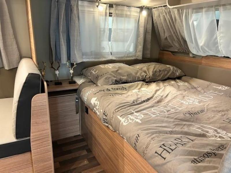 Weinsberg CaraOne Edition HOT 550 QDK met 3 stapelbedden  foto: 3