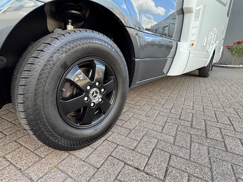Hymer Tramp 685 topstaat face to face zit  foto: 6